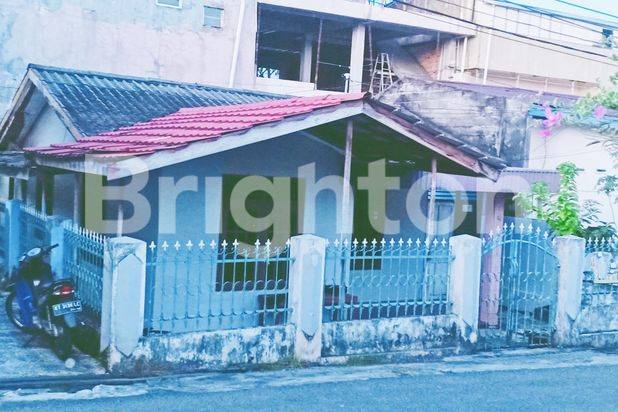 BALIKPAPAN RUMAH RINGROAD PADAT PENDUDUK ( Y310)
