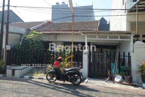 Rumah Lama hitung Tanah di Mulyosari dekat Pakuwon City Hanya ± 300 meter dari Raya Mulyosari