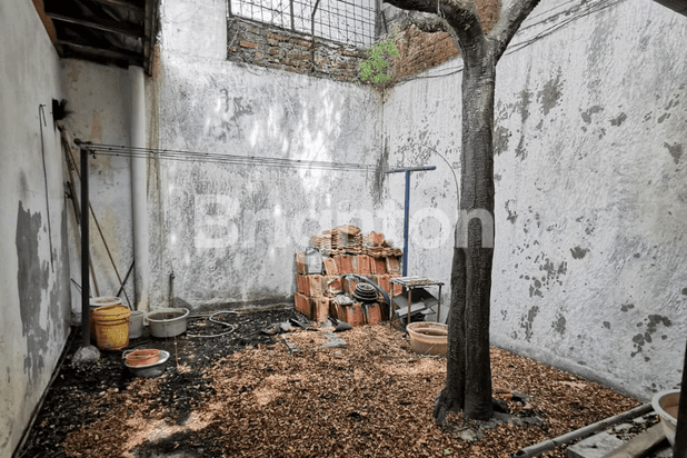 RUMAH HITUNG TANAH DARMO PERMAI TIMUR (DEKAT KE PUSAT KULINER, MADAME CHANG, TOKO BUKU MURAH ONLINE, HR MUHAMMAD, DLL)