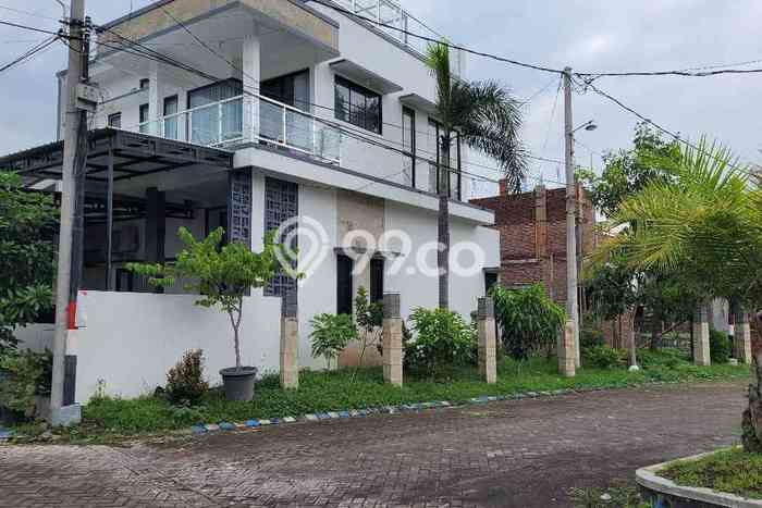 Hunian Mewah LT 126m² / LB 165m² di Kompleks Perumahan Pandaan, Pasuruan