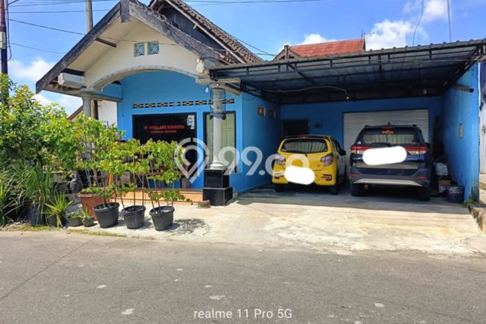 Rumah Terawat di Kepanjenkidul, Blitar, Luas 140m2m² LB 125m2m² HARGA MENARIK!