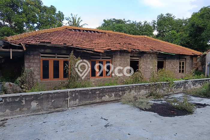 Rumah Terawat di Situbondo, Situbondo, Luas Tanah 3285m², LB 105m²