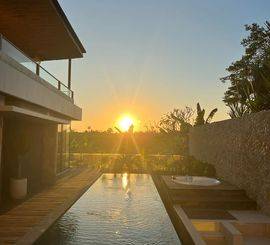 DI JUAL VILLA LUXURY MEWAH SIAP HUNI FULL FURNISHED DI CANGGU