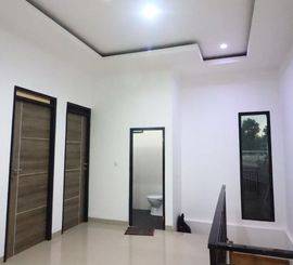 Di jual Rumah 2 lamtai di komsen jatiasih