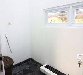 Di jual Rumah 2 lamtai di komsen jatiasih