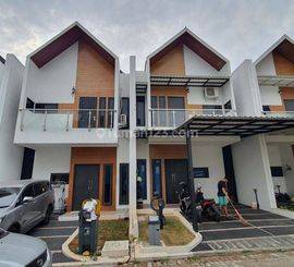 Disewakan rumah dua lantai di dalam Cluster