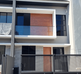 Rumah Minimalis 2 Lantai di Babatan Pantai Utara Strategis