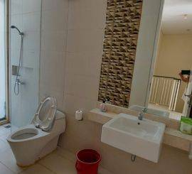 Rumah East Coast Park Strategis, Full Furnish