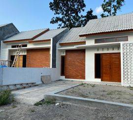 Rumah Modern Bata Ekspose dekat Pasar Prambanan Klaten