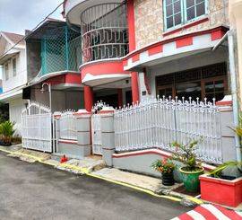 Rumah dijual dekat the park mall di Solo baru