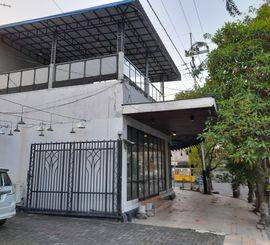 Komersial Jendela Penuh Teras Kanopi Jombang Kota