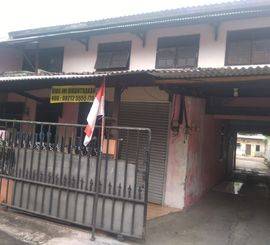 Di kontrakan rumah di bekasi kota