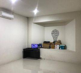 Disewakan Rumah Besar di Jl Musyawarah, Kebon Jeruk, Jakarta Barat
