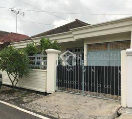 DIJUAL RUMAH KAMELIA
