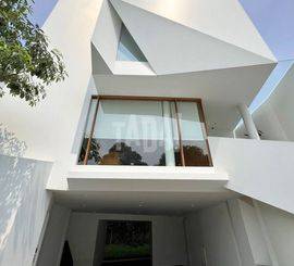 Rumah Baru, Modern Style di Bendungan Hilir, Jakarta Pusat (fil38)il