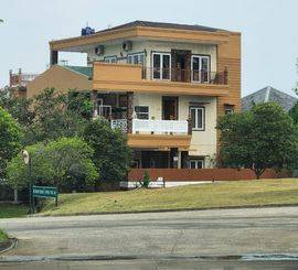 DIJUAL RUMAH HOOK BARU RENOVASI DI SENTUL CITY PEMANDANGAN 4 GUNUNG