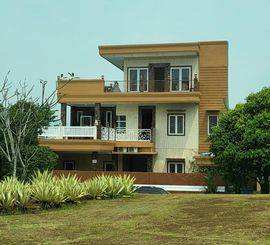 DIJUAL RUMAH HOOK BARU RENOVASI DI SENTUL CITY PEMANDANGAN 4 GUNUNG
