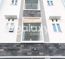 Rumah 4 Lantai Bagus SHM di Tenggilis , Surabaya - Eddy