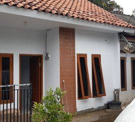 Disewa rumah dekat SMPn 10 sawangan