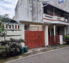 Rumah Luas 2 Lantai Strategis dekat DPRD di Laweyan Surakarta (EL)
