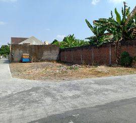 Tanah kawasan perumahan Paulan belakang de Tjolomadoe