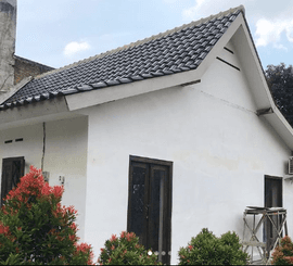 Rumah mungil dengan pekarangan luas