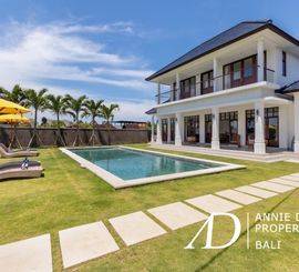 YEARLY RENTAL 5 BEDROOM VILLA IN BERAWA CANGGU