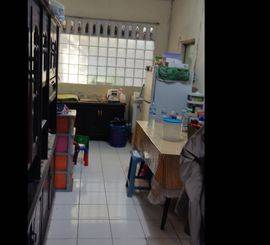 Rumah keluarga masuk mobil di otista 3 Jakarta timur