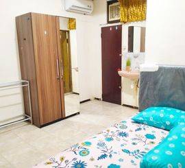 Kost Dekat Tunjungan Plaza Surabaya, Kampus UWKS
