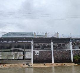 *Hanya 25 Menit Dari Bandara Samarinda. Rumah Cantik Terawat, 2 Lantai, Siap Huni, Posisi Hook, Jual Cepat*