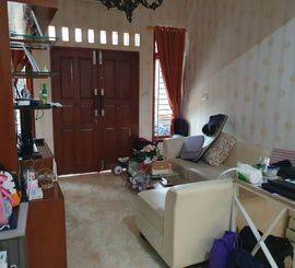 Dijual rumah hoek di Metland Ujung Menteng