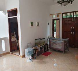 Dijual rumah hoek di Metland Ujung Menteng