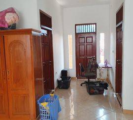 Dijual rumah hoek di Metland Ujung Menteng