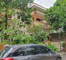 Dijual rumah hoek di Metland Ujung Menteng