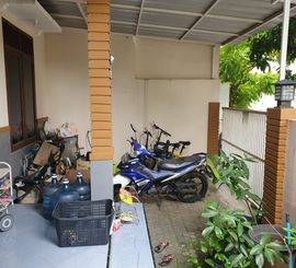 Dijual rumah hoek di Metland Ujung Menteng