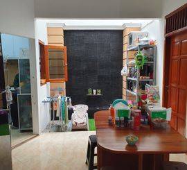 Dijual rumah hoek di Metland Ujung Menteng