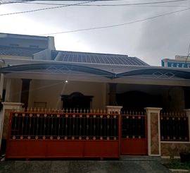 295 Di sewakan rumah di boulevar hijau harapan indah