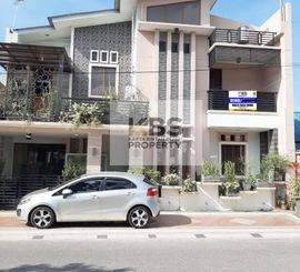 Rumah Cantik Tiban Indah Permai, 2 Lantai, 290/156, Batam
