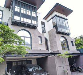 TOWNHOUSE MEWAH 3 LANTAI ,LOKASI SUPER STRATEGIS DI TB SIMATUPANG