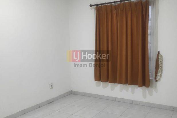 Sewa Rumah Siap Huni, Aman Dan Nyaman. Graha Padma, Semarang Barat - 8189