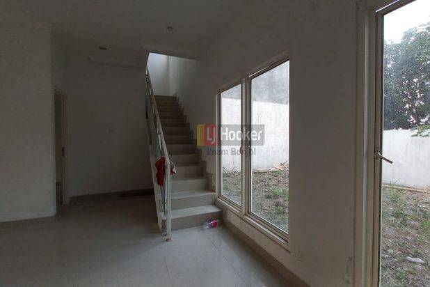 Sewa Rumah Siap Huni. Aman Dan Nyaman. Perum Tamansari Hills, Semarang - 8248
