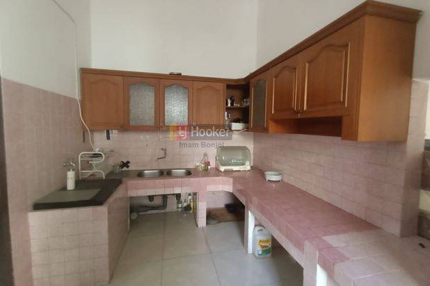 Sewa Rumah Siap Huni. Nyaman Strategis Jl. Sompok Semarang - 8220