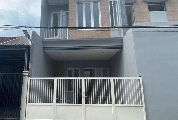 Turun Harga 250 Juta Dijual Rumah Baru 2 Lantai Pondok Tjandra Cluster Mangga, Model Minimalis