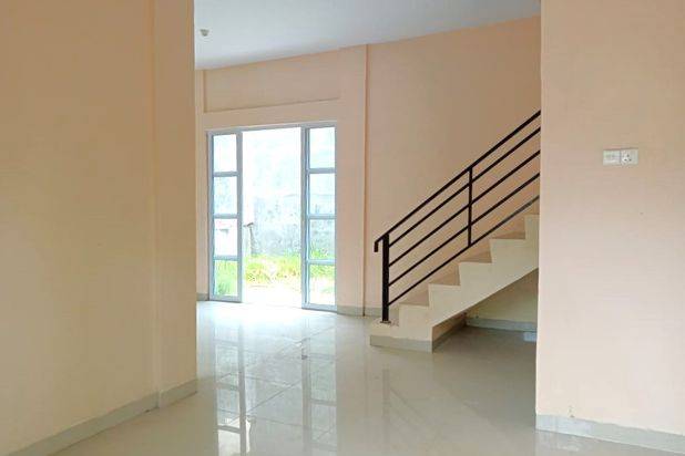 Dijual Rumah 2 Lantai Hadap Timur Row Jalan 10 Meter 