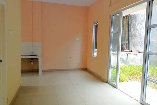Dijual Rumah 2 Lantai Hadap Timur Row Jalan 10 Meter 