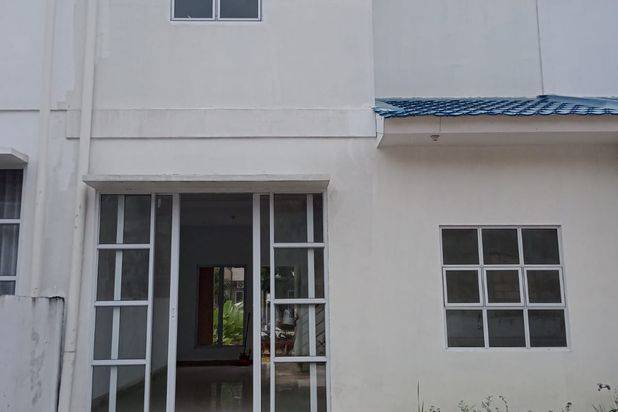 Dijual Rumah Depan Taman Hadap Utara di Batam Center