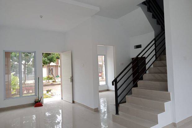 Dijual Rumah Depan Taman Hadap Utara di Batam Center
