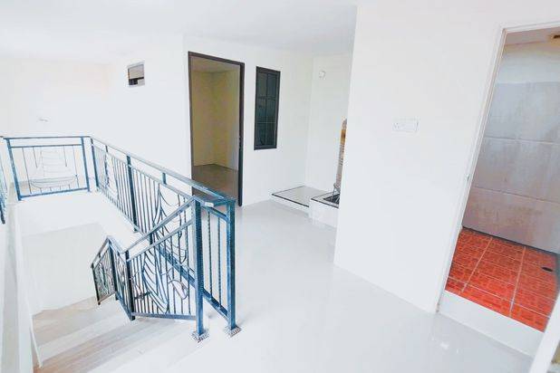 Dijual Murah Rumah Di Royal Grande 1,5 Lantai