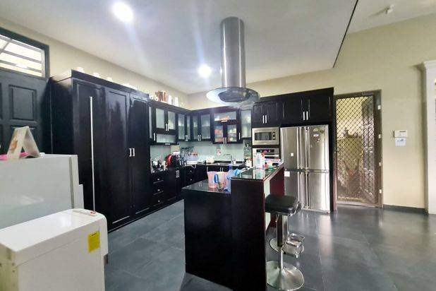DiJual Rumah Mewah View Lapangan Golf dan Danau di Batam