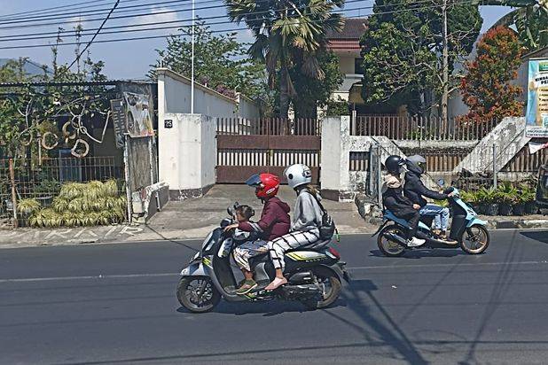 RUKO 2 LANTAI HARGA ISTIMEWA DI BULUKERTO KECAMATAN BATU KOTA BATU.